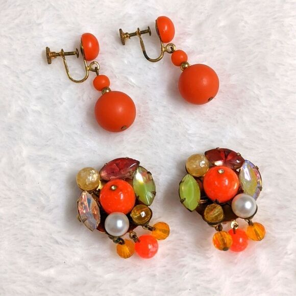 Vintage 1950's Bright Orange Rhinestone & Acrylic Clip Earrings (2) pairs - Picture 6 of 12